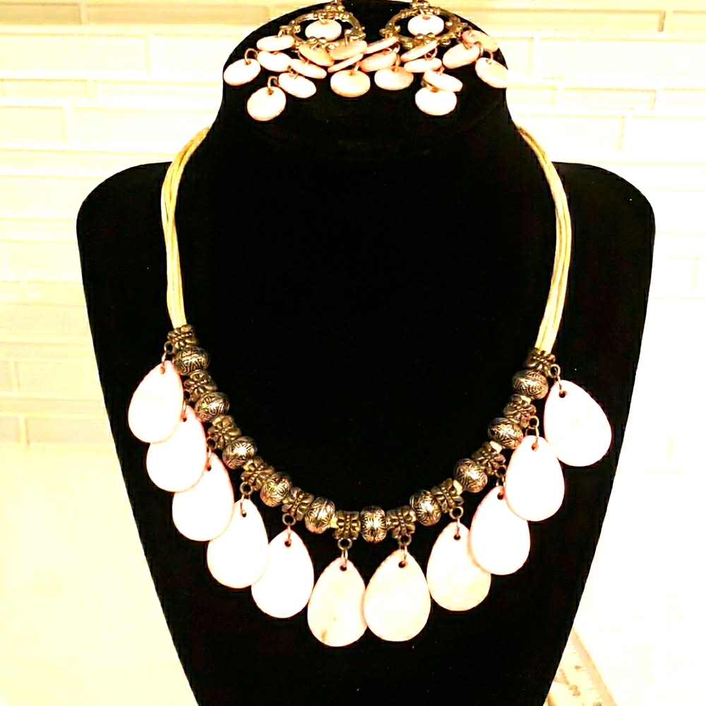 Pink Shell Necklace And Earring Set.